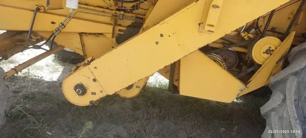 کمباین نیوهلند 2006|خودرو سنگین|روانسر, |دیوار