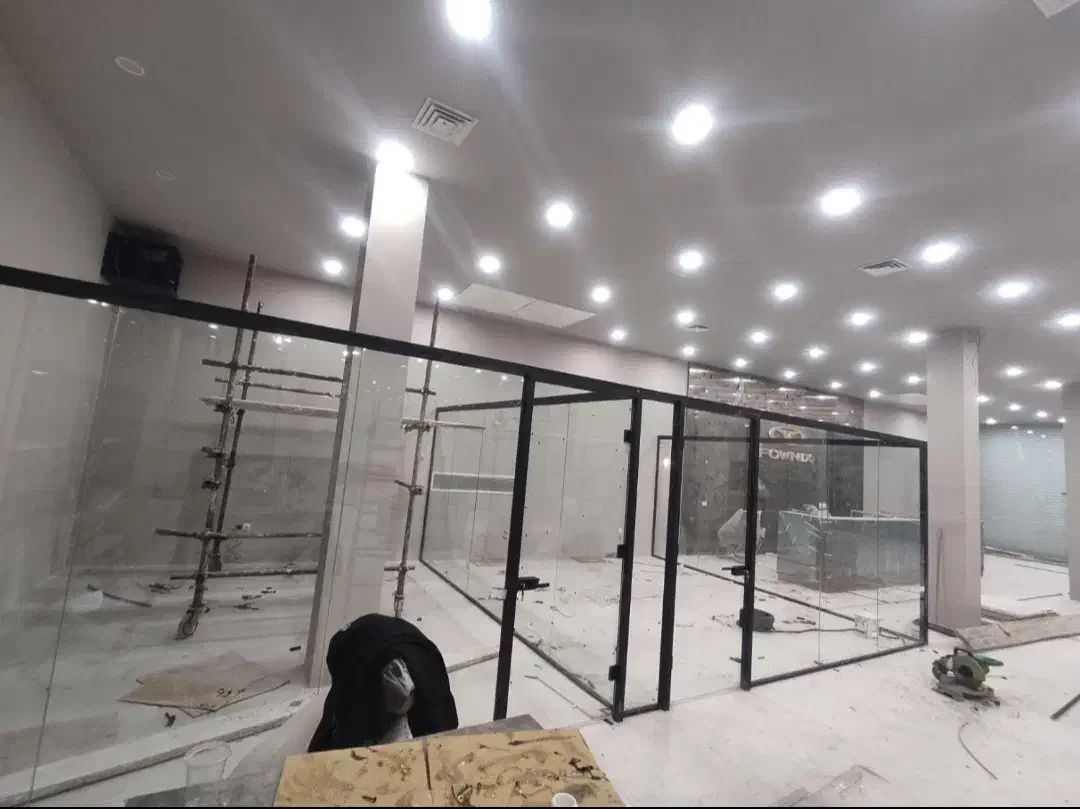 نصب و باز بسته کردن انواع شیشه سکوریت صورت تخصصی|خدمات پیشه و مهارت|تهران, الهیه|دیوار