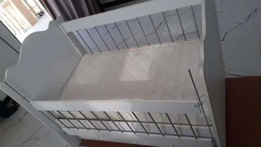 تخت کنار مادر|تخت و سرویس خواب|تالش, جوکندان|دیوار