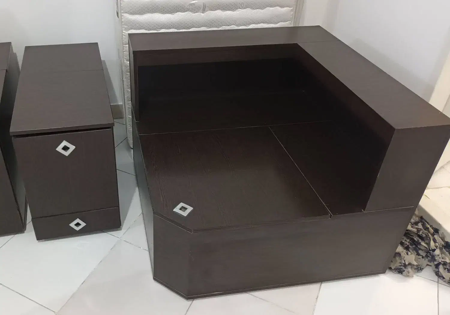 میز|مبلمان خانگی و میز عسلی|تهران, سبلان (لشگر)|دیوار