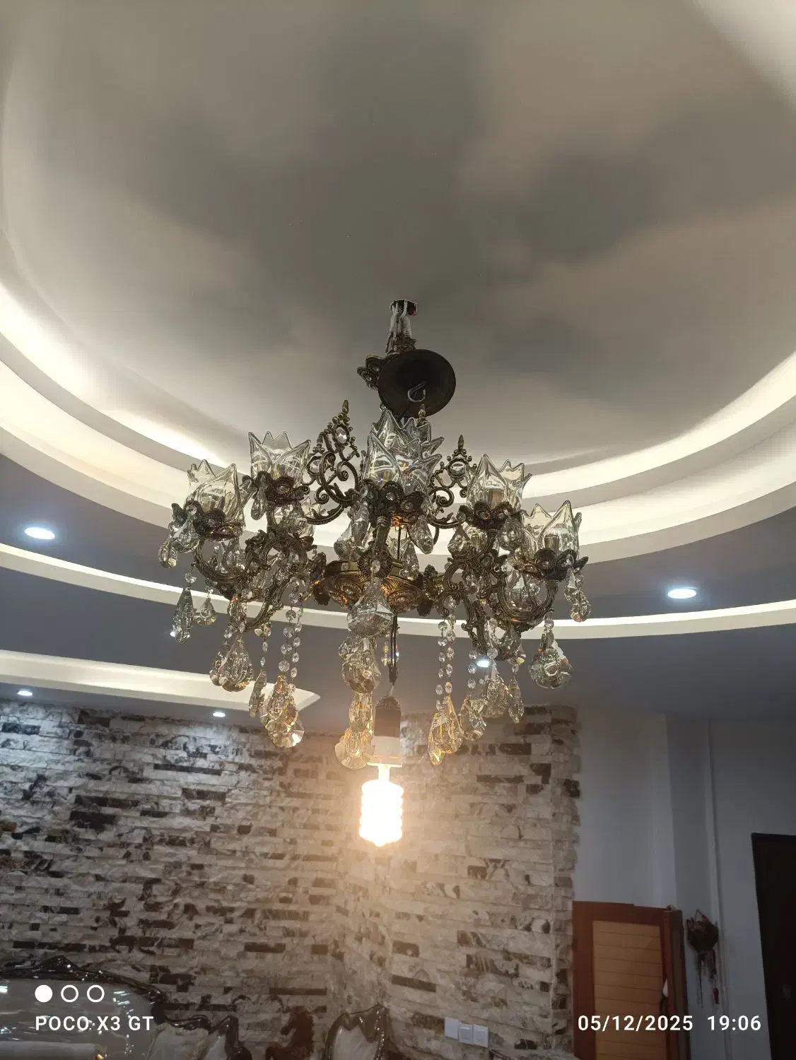 لوستر برنز ۱۲ شعله|لوستر و چراغ آویز|ری, سیزده آبان|دیوار