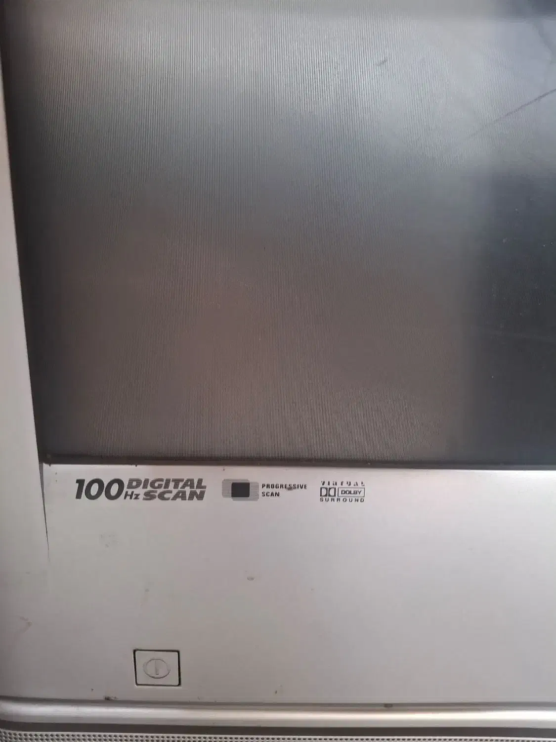 تلویزیون خیلی بزرگ HDپایه دار فیلیپس|تلویزیون و پروژکتور|رشت, حومه رشت|دیوار