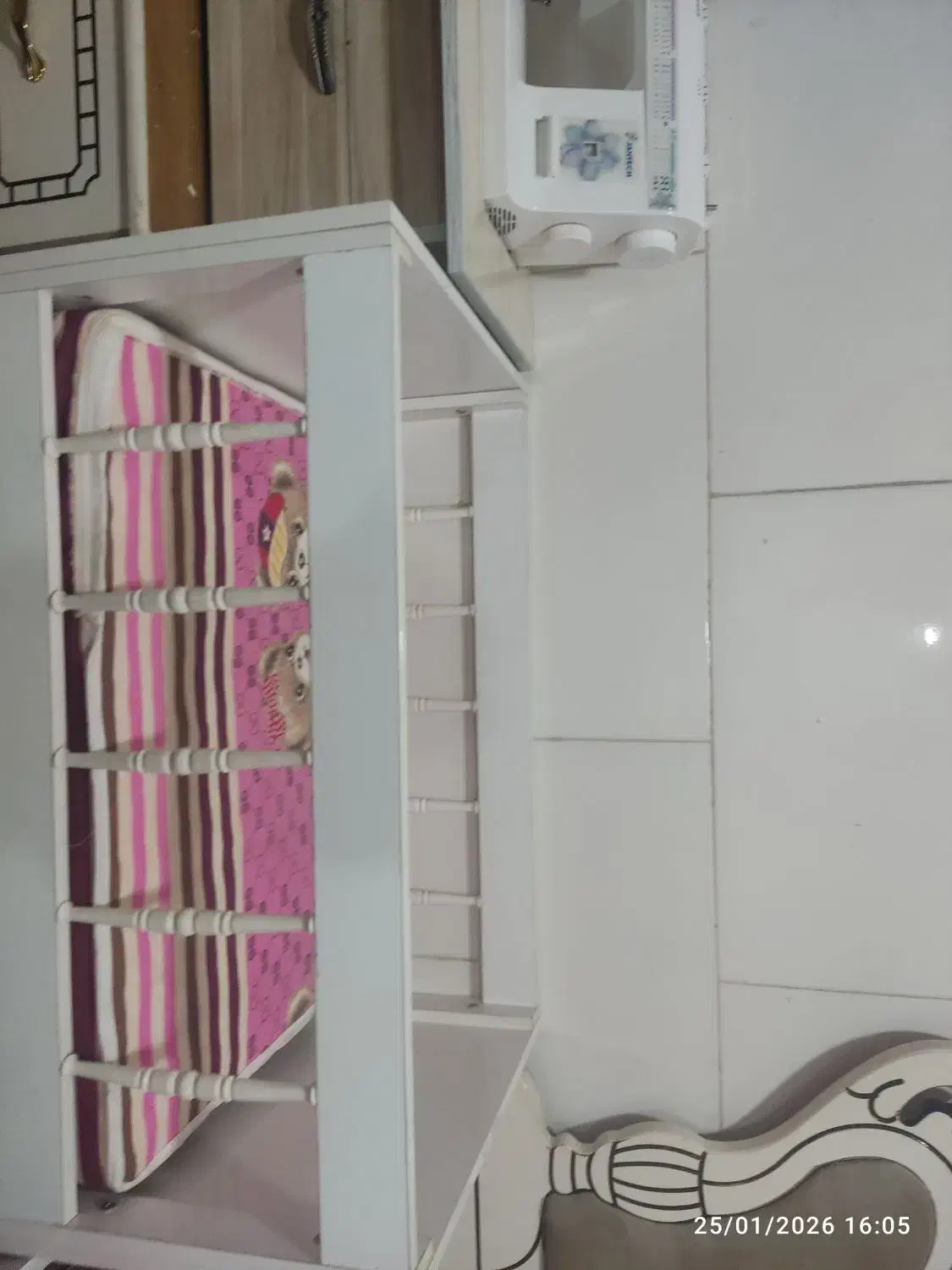 تخت گهواره کودک|تخت و صندلی بچه|یزد, |دیوار