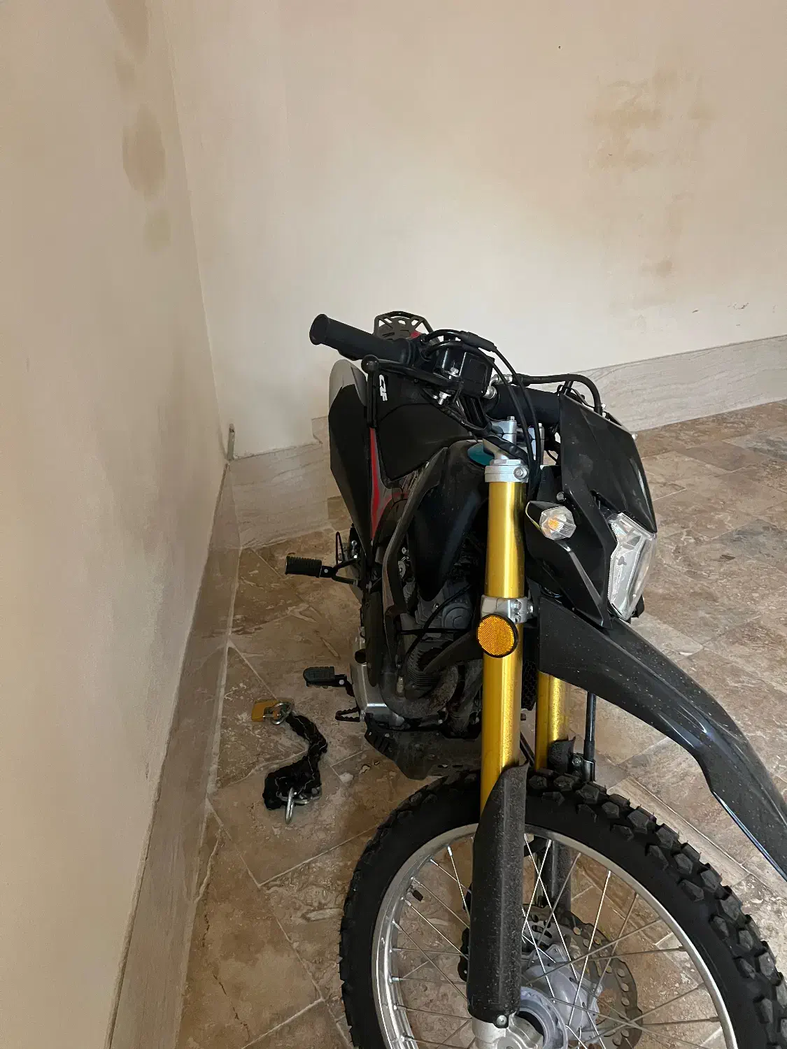 تیلر توسن|موتورسیکلت|آمل, |دیوار