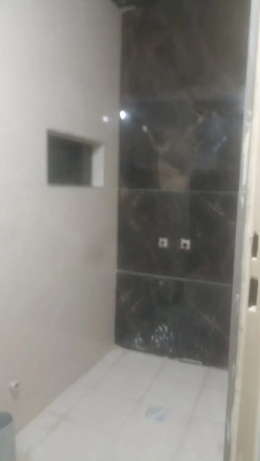 کاشیکاری و سرامیک کاری و تخریب با دستگاه|خدمات پیشه و مهارت|قزوین, |دیوار