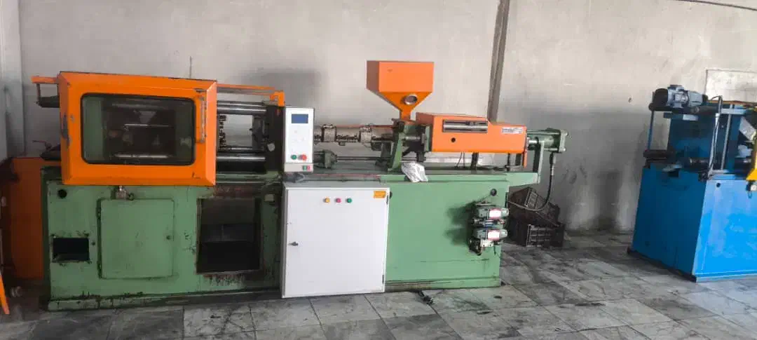 دستگاه تزریق پلاستیک ۳۰۰ گرم و ۲۰۰ گرم|ماشینآلات صنعتی|اسلامشهر, شهرک امام حسین (میان آباد)|دیوار