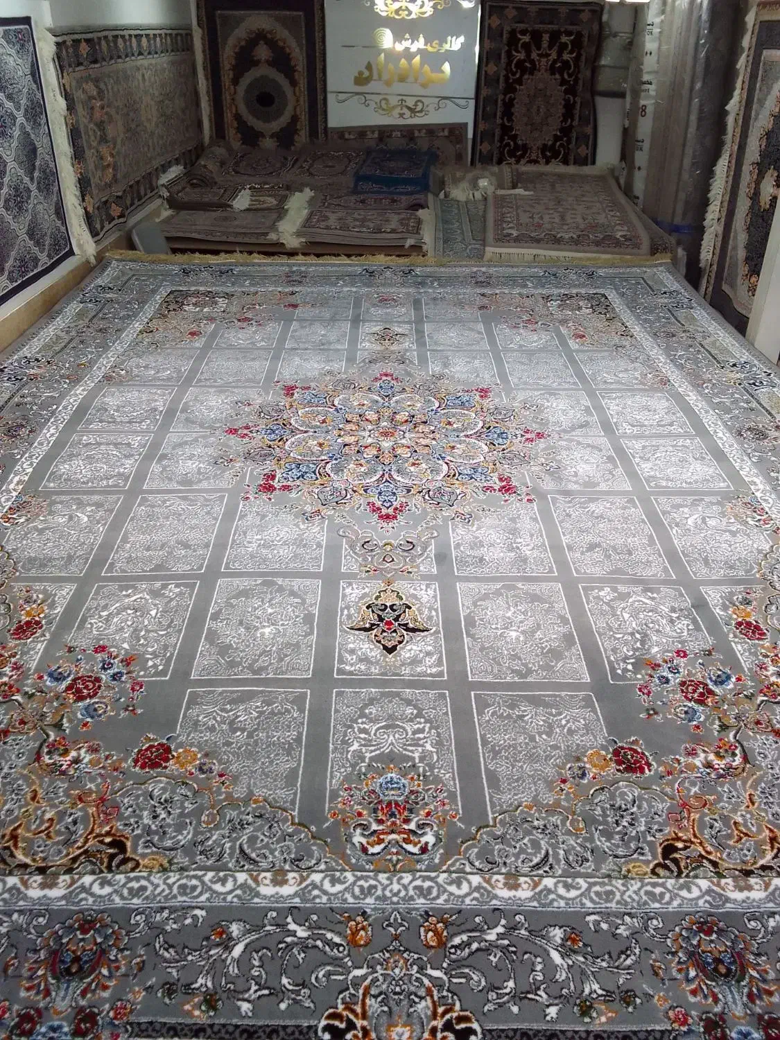 فرش 700 شانه سنگین وزن|فرش|مشهد, مصلی (کارمندان اول)|دیوار