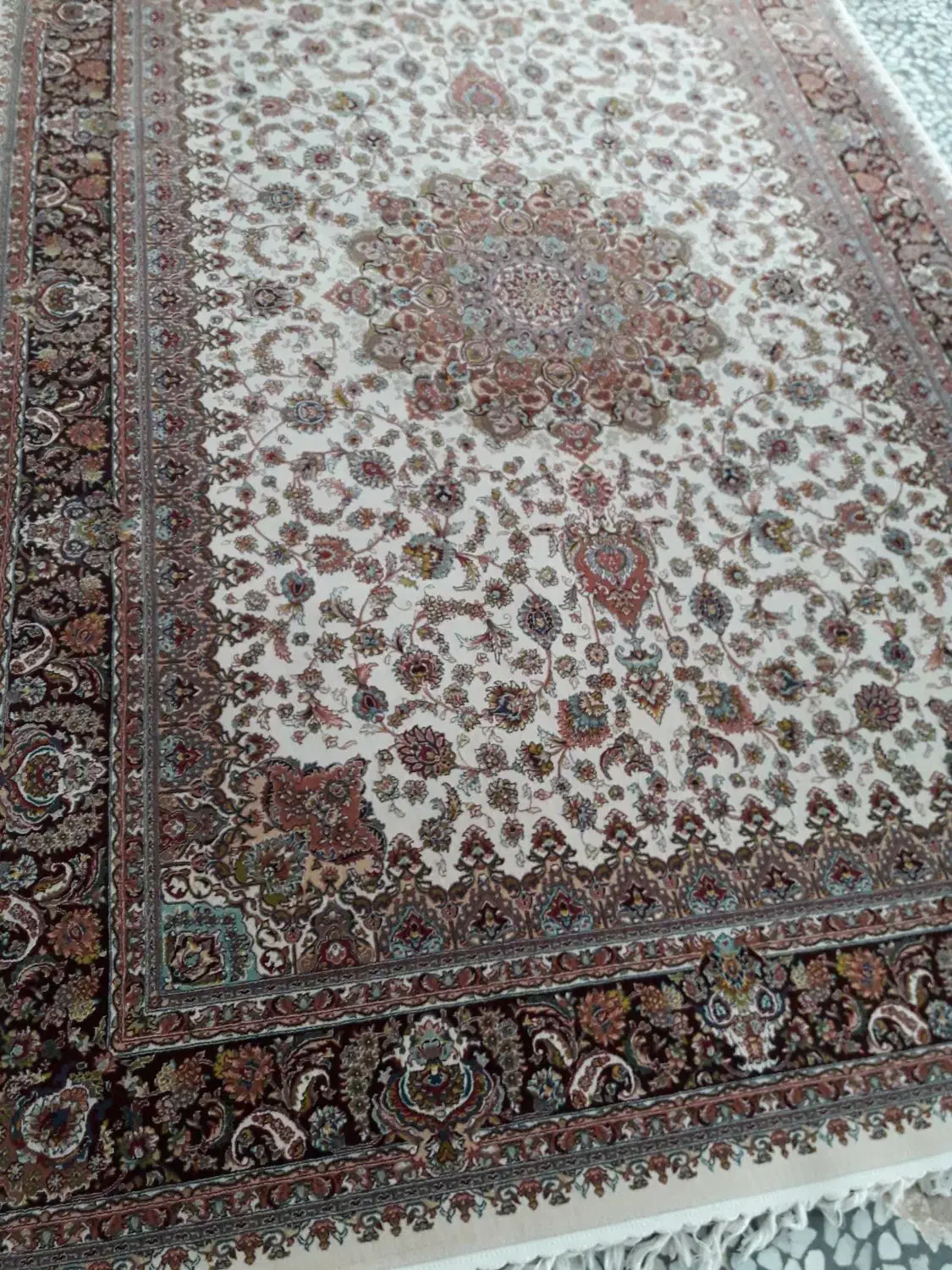 ۱تخته فرش ۶متری ۷۰۰شانه واقعی با تراکم ۲۵۵۰|فرش|رشت, رشتیان|دیوار