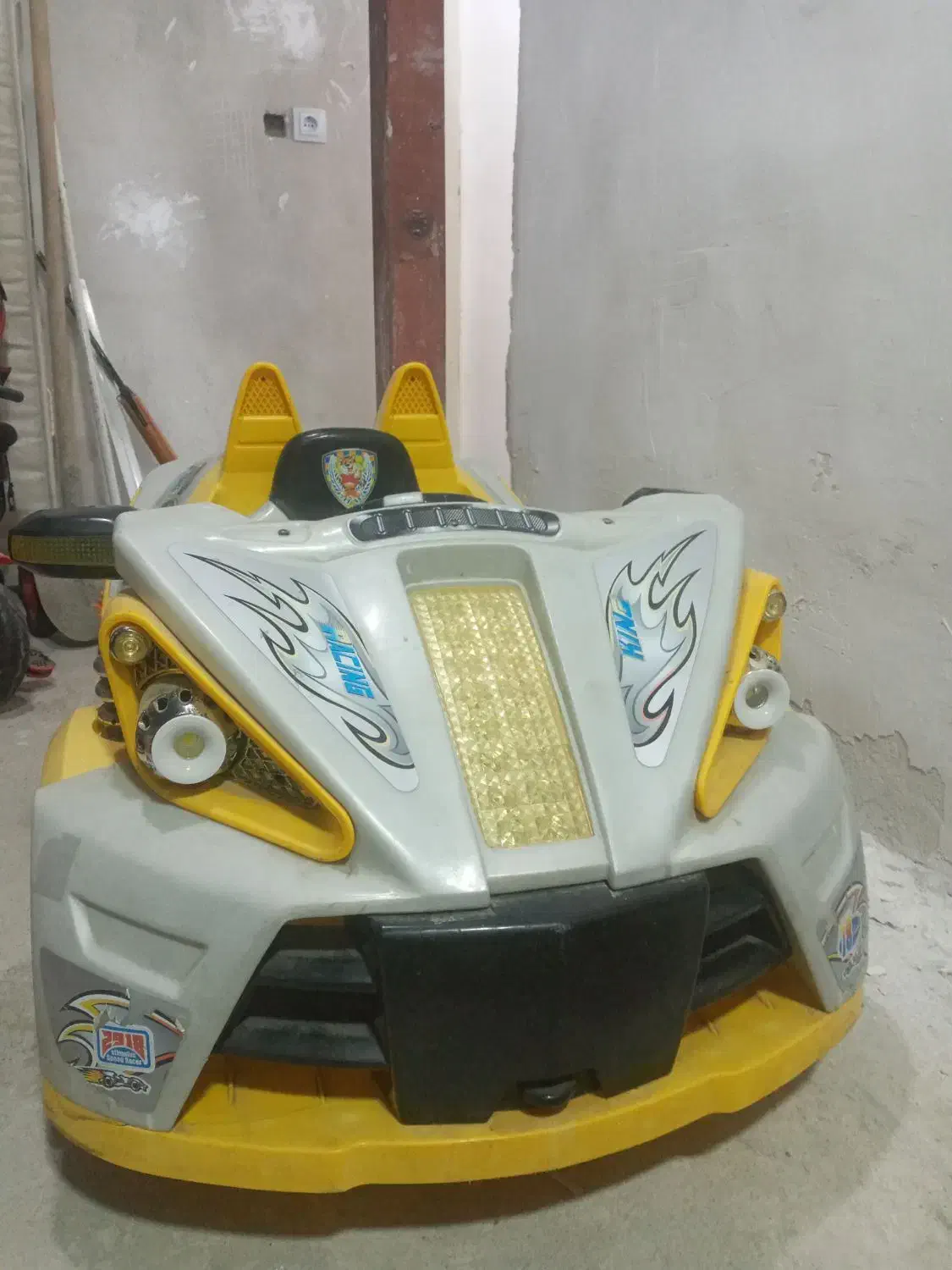 ماشین شارژی|اسباب‌بازی بچه|بندر انزلی, چهارفریضه|دیوار