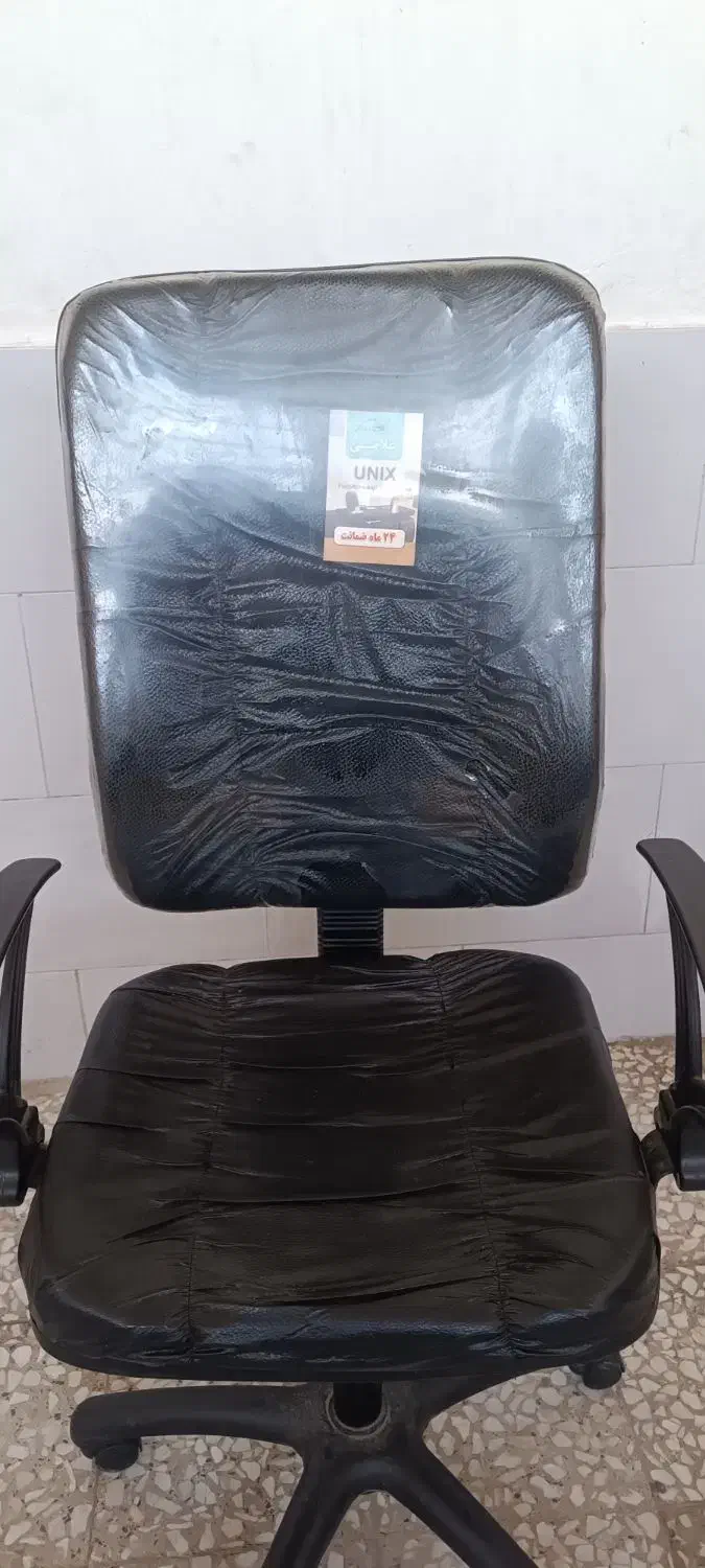 صندلی مدیریتی تمیز و سالم در حد نو|صندلی و نیمکت|شاهینشهر, گرگاب|دیوار