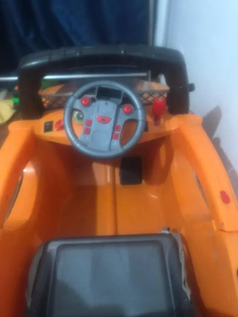 ماشین شارژی ۲موتور|اسباب‌بازی بچه|کرمانشاه, |دیوار