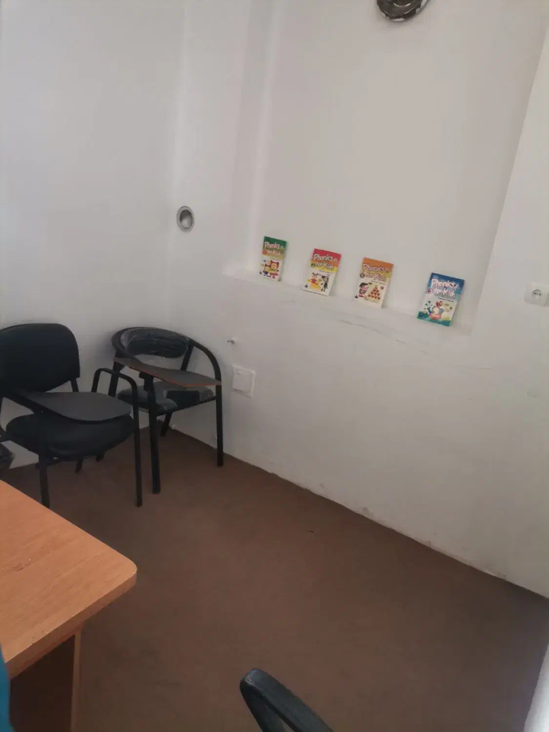 اجاره یک کلاس از آموزشگاه|اجارهٔ کوتاهمدت دفتر کار و فضای آموزشی|شیراز, زرهی|دیوار