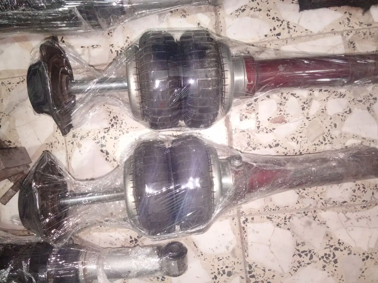 پنوماتیک آماده نصب|قطعات یدکی و لوازم جانبی|اصفهان, قائمیه|دیوار