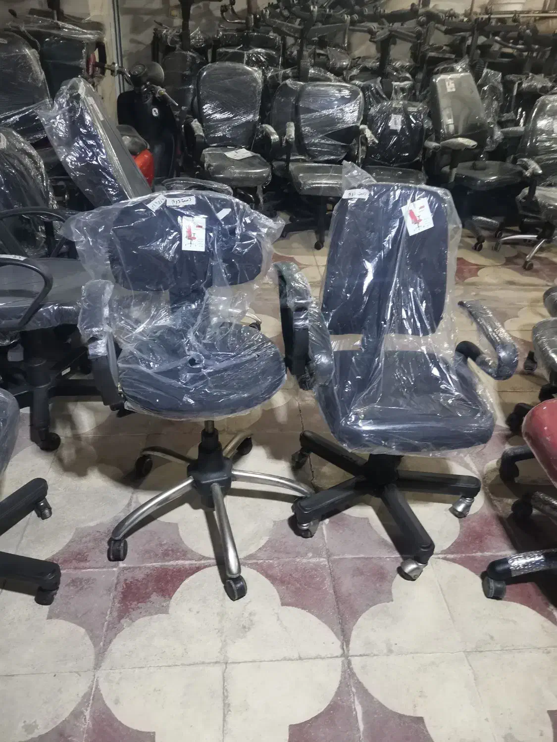 اقتصادی صندلی دست کامپیوتر دوم مدیریت نرم چرخدار|صندلی و نیمکت|شیراز, شهرک کوشکک|دیوار