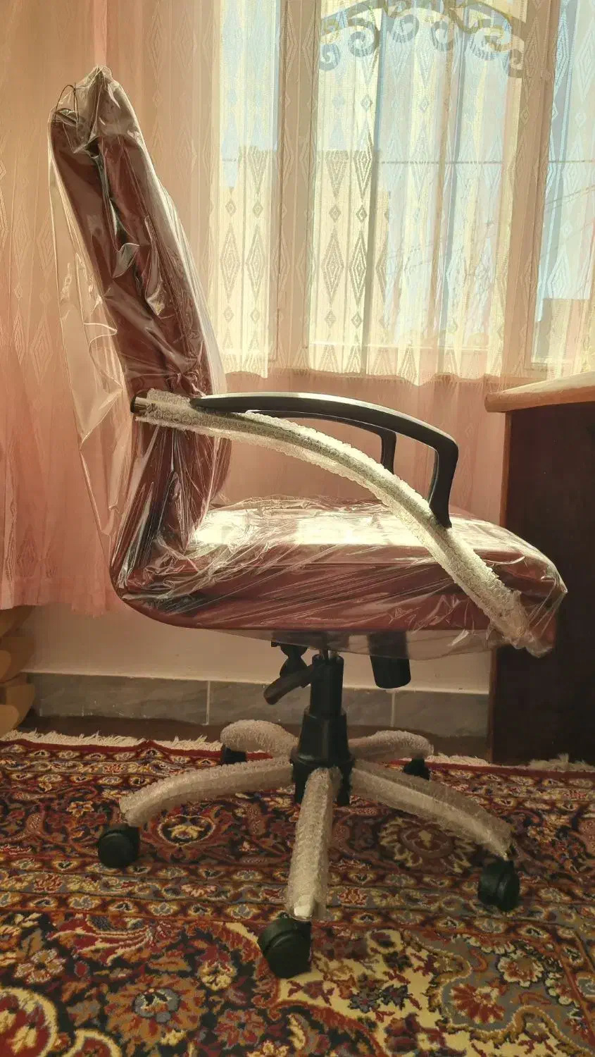 صندلی اداری نو آکبند/فروش فوری|دفتر کار|ازنا, |دیوار