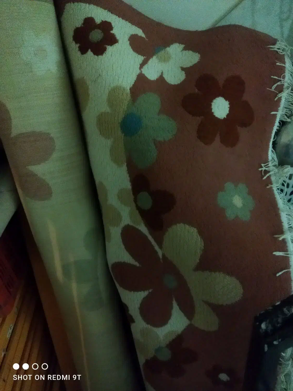 چند عدد گلیم|گلیم، جاجیم، گبه|بروجرد, |دیوار