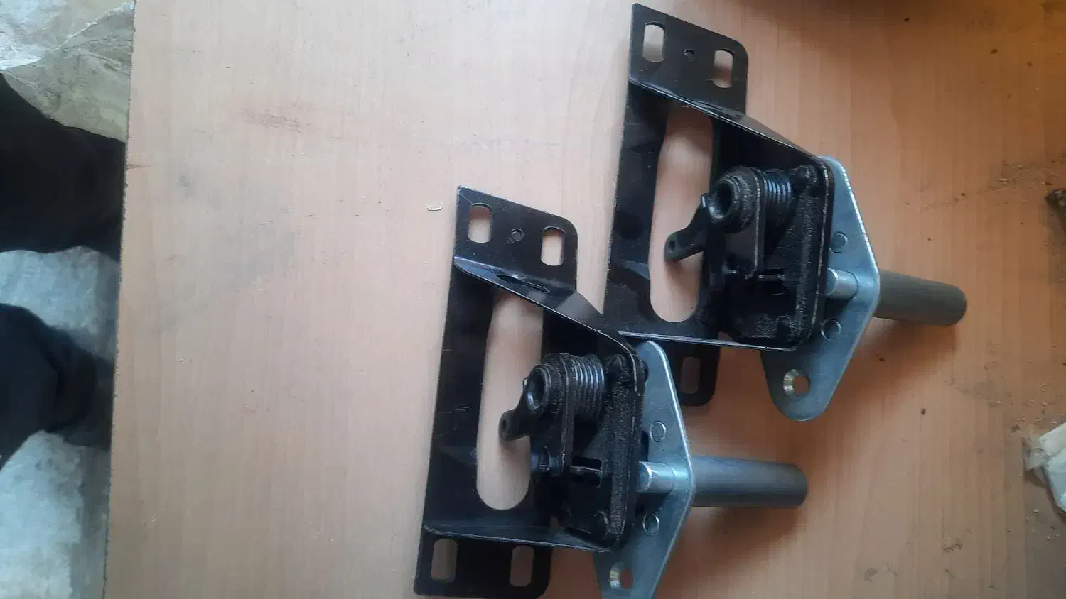 قفل درب کاپوت بنز مایلر|خودرو سنگین|کرج, عظیمیه|دیوار