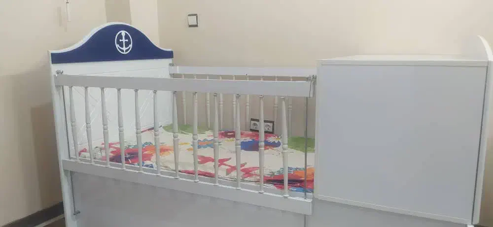 فروش تخت و کمد نوزاد|اسباب و اثاث بچه|کازرون, |دیوار