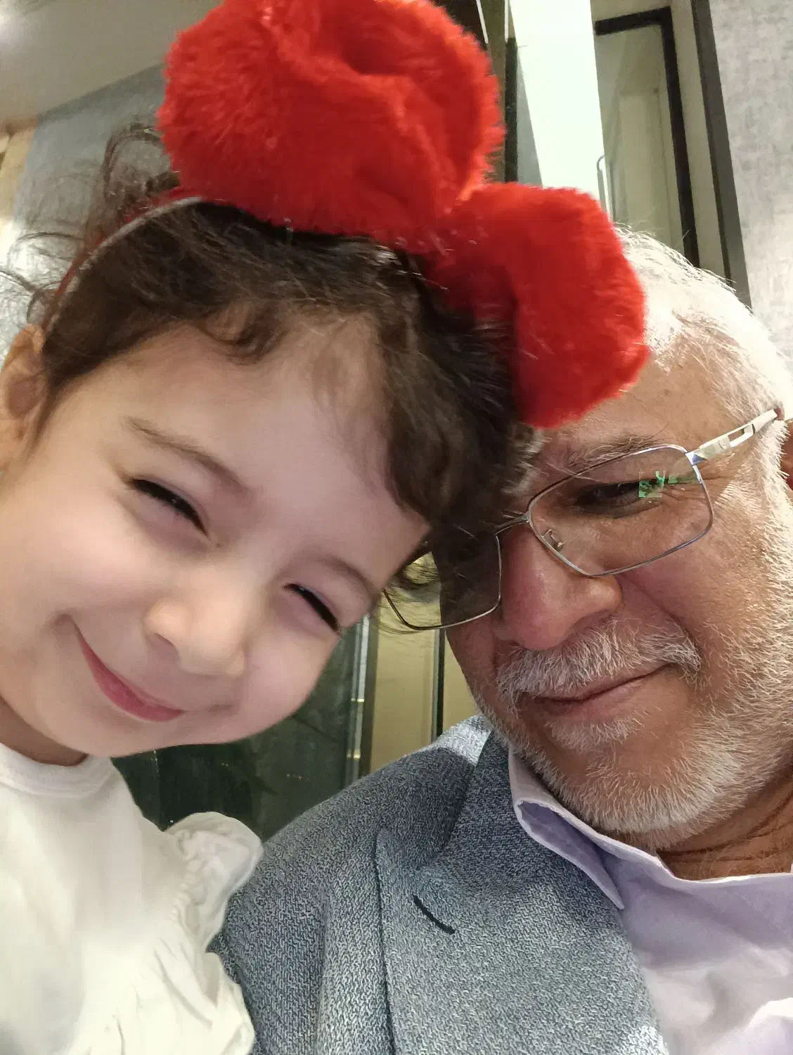 استاد زبان انگلیسی و مترجم همزمان جلسات رسمی|خدمات آموزشی|شیراز, ستارخان|دیوار