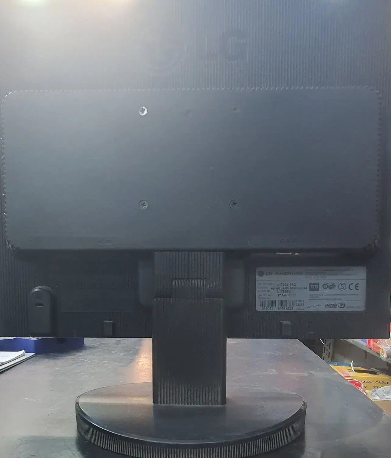 مانیتور ال جی 17اینچ L1752S|قطعات و لوازم جانبی رایانه|اصفهان, طامه|دیوار