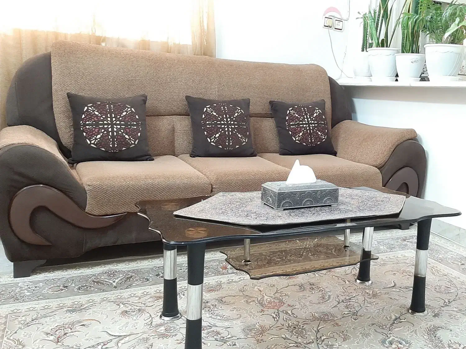 مبل هفت نفره به همراه میز جلو مبلی|مبلمان خانگی و میز عسلی|لنگرود, |دیوار