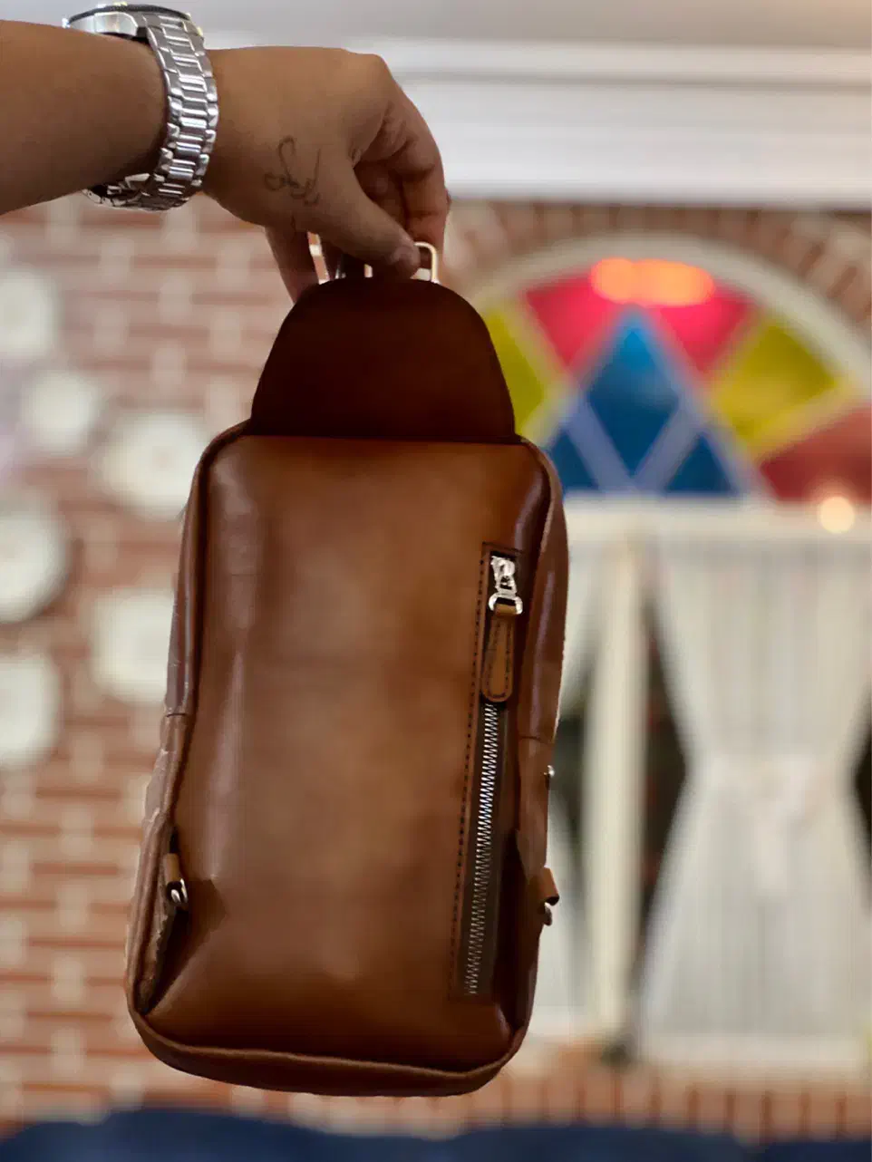 کیف دوشی دستدوز از چرم طبیعی گاوی (شاهکارچرمی)|کیف، کفش، کمربند|بادرود, |دیوار