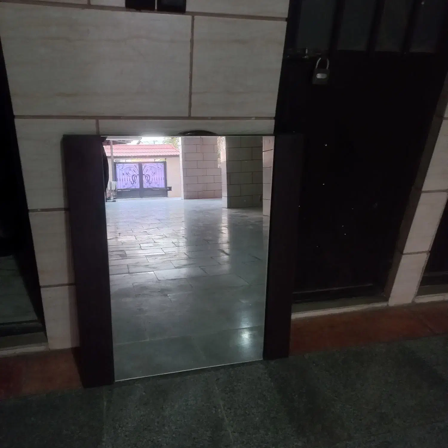 آینه|آینه|بومهن, |دیوار