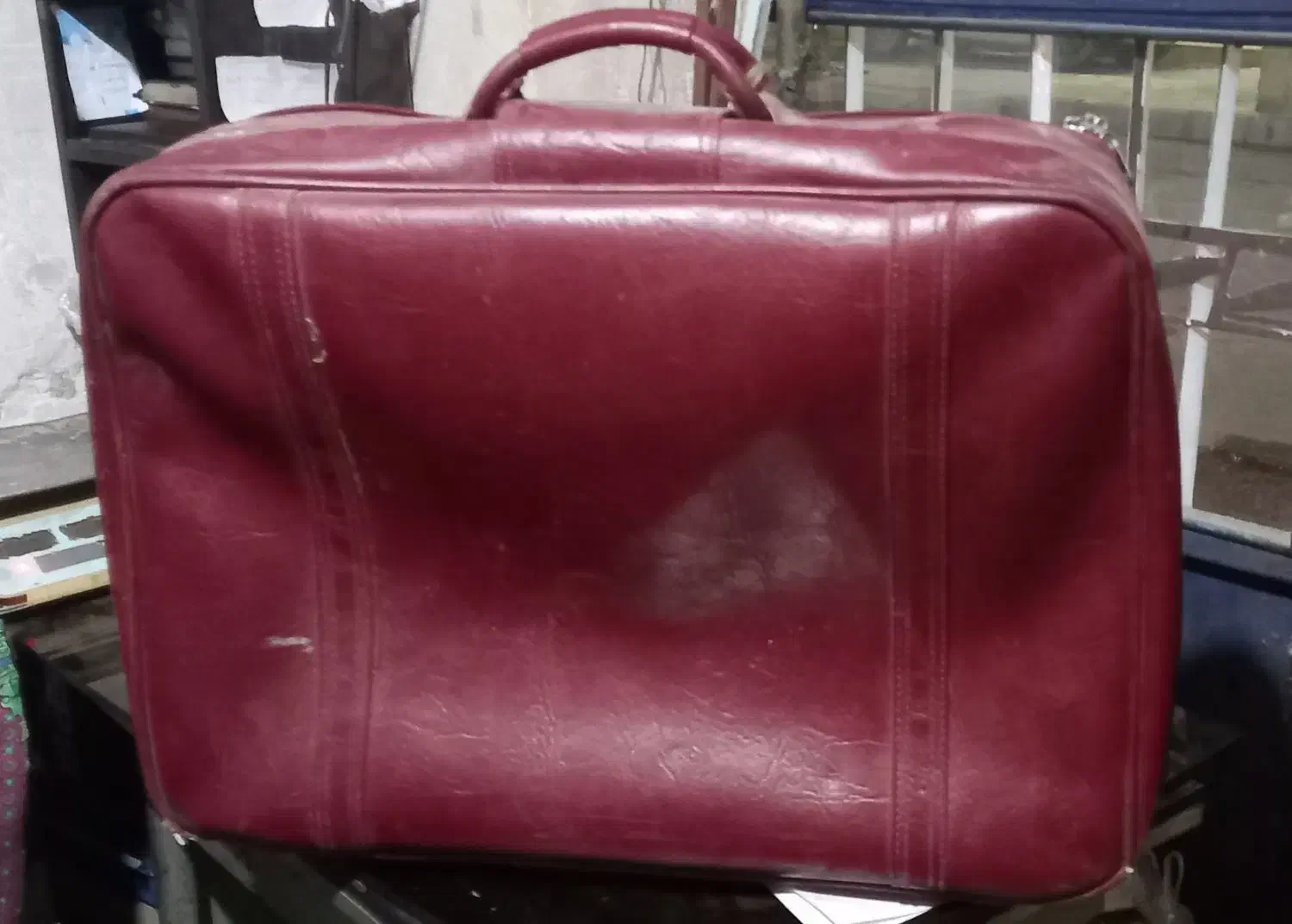 چمدان قدیمی کاملا سالم|کیف، کفش، کمربند|شیروان (خراسان), |دیوار