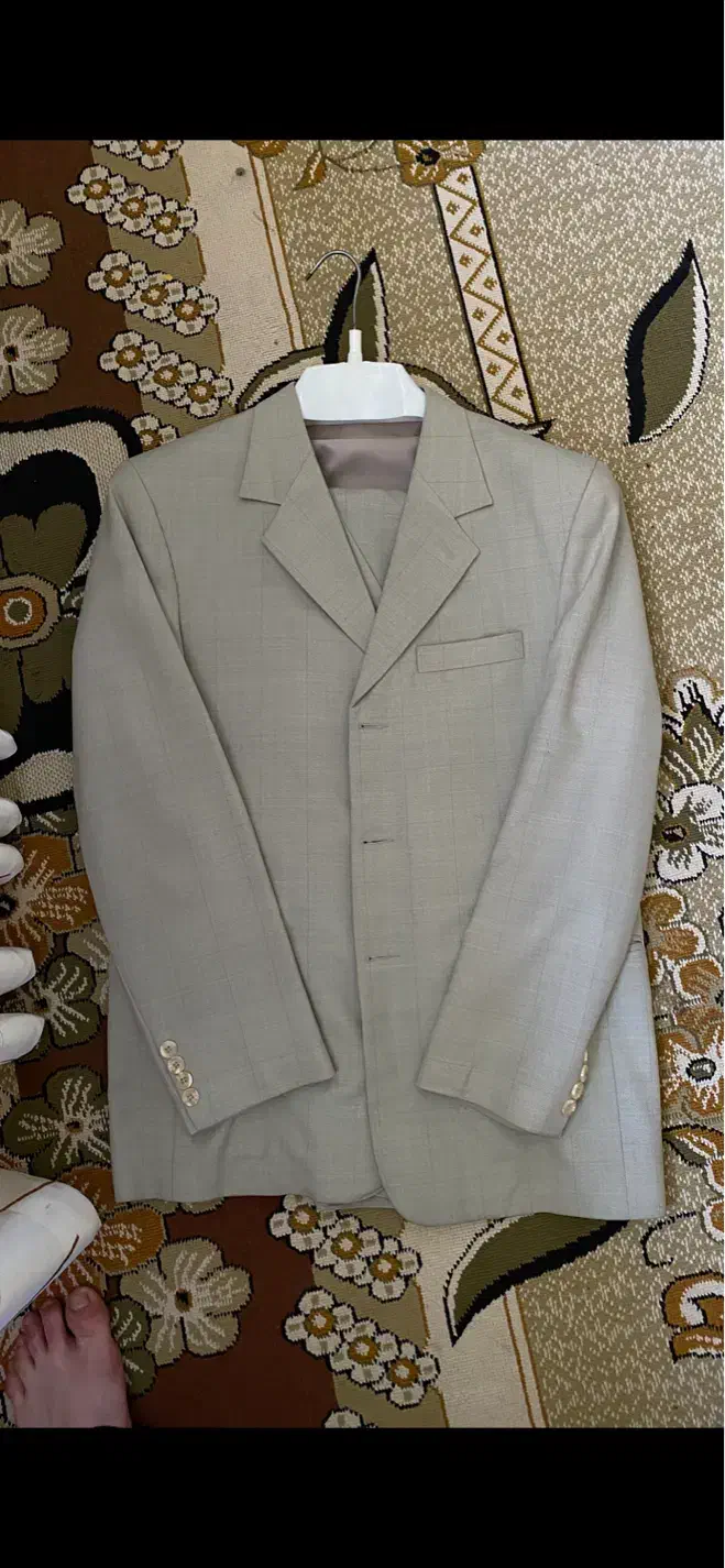 کت و شلوار|لباس|رشت, جانبازان|دیوار