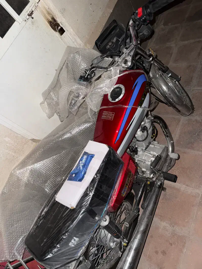 فروش موتور ۱۲۵ صفر ۱۴۰۳ قسطی فقط با ضمانت طلا|موتورسیکلت|شیراز, شهرک گلستان|دیوار