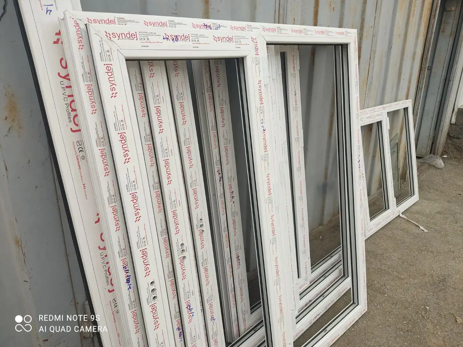 تعمیر و نصب درب و پنجره upvc|خدمات پیشه و مهارت|سنندج, |دیوار