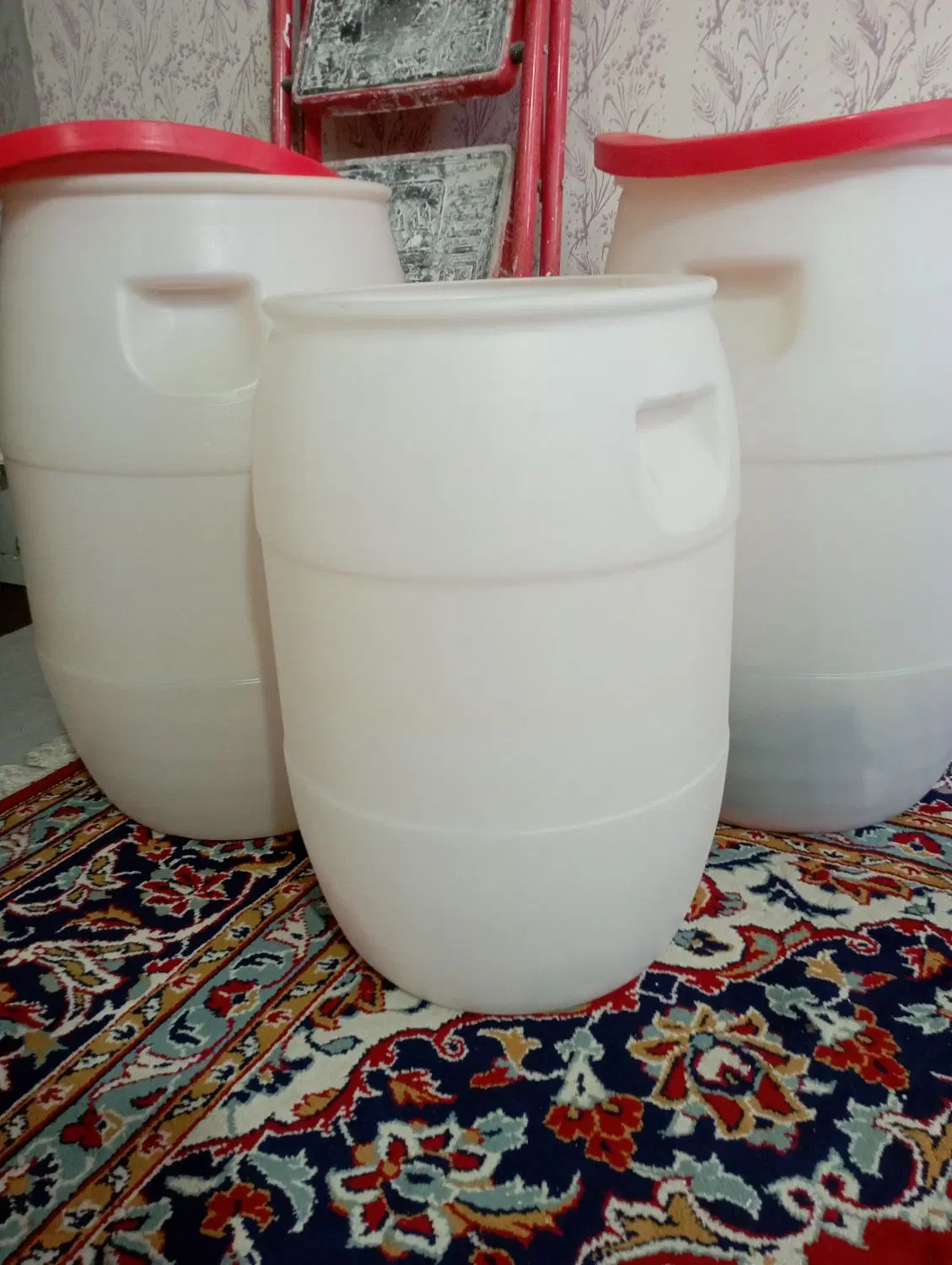 دبه|ظروف نگهدارنده، پلاستیکی، یک‌بارمصرف|قرچک, مجتمع مسکونی طبیعت|دیوار