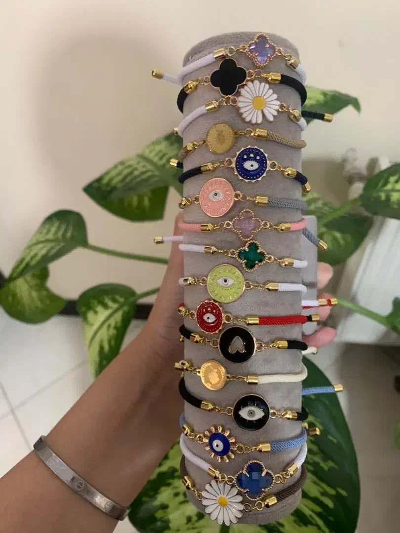 دستبند آسانسوری بدلیجات|بدلیجات|اندیشه, اندیشه فاز ۱|دیوار