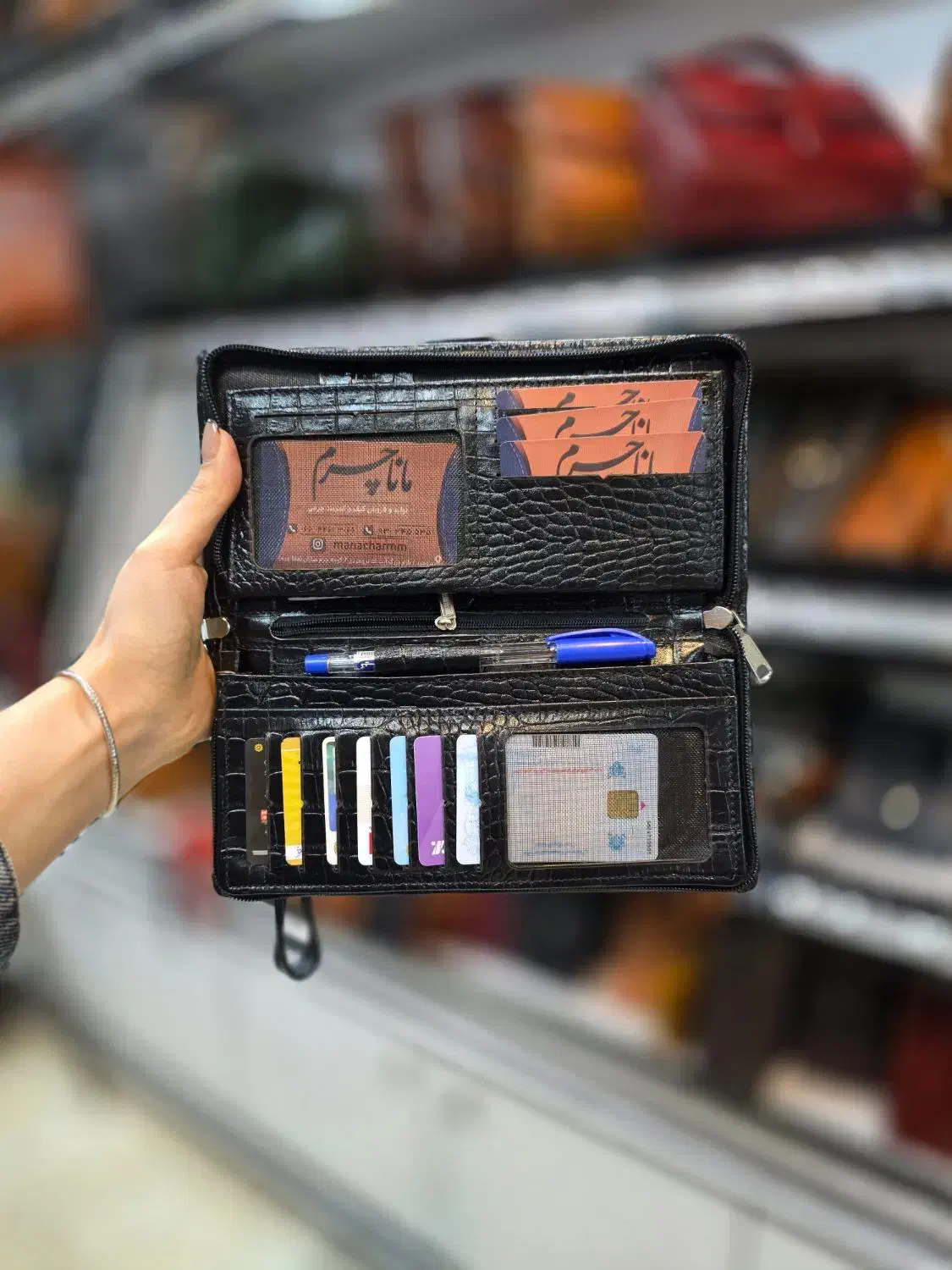 چرم طبیعی|کیف، کفش، کمربند|بروجرد, |دیوار