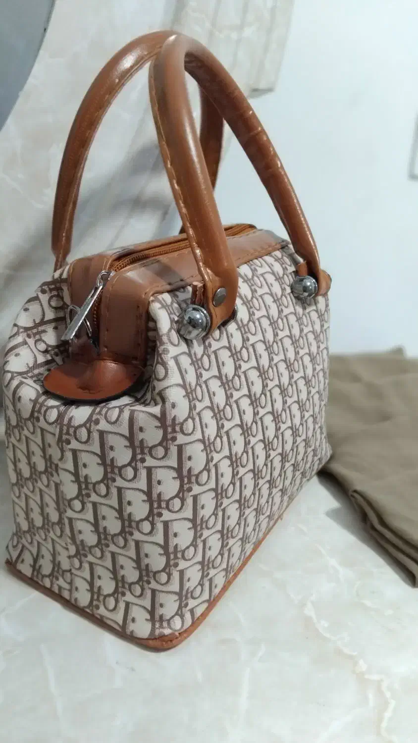 کیف دیور|کیف، کفش، کمربند|سرخه حصار, |دیوار