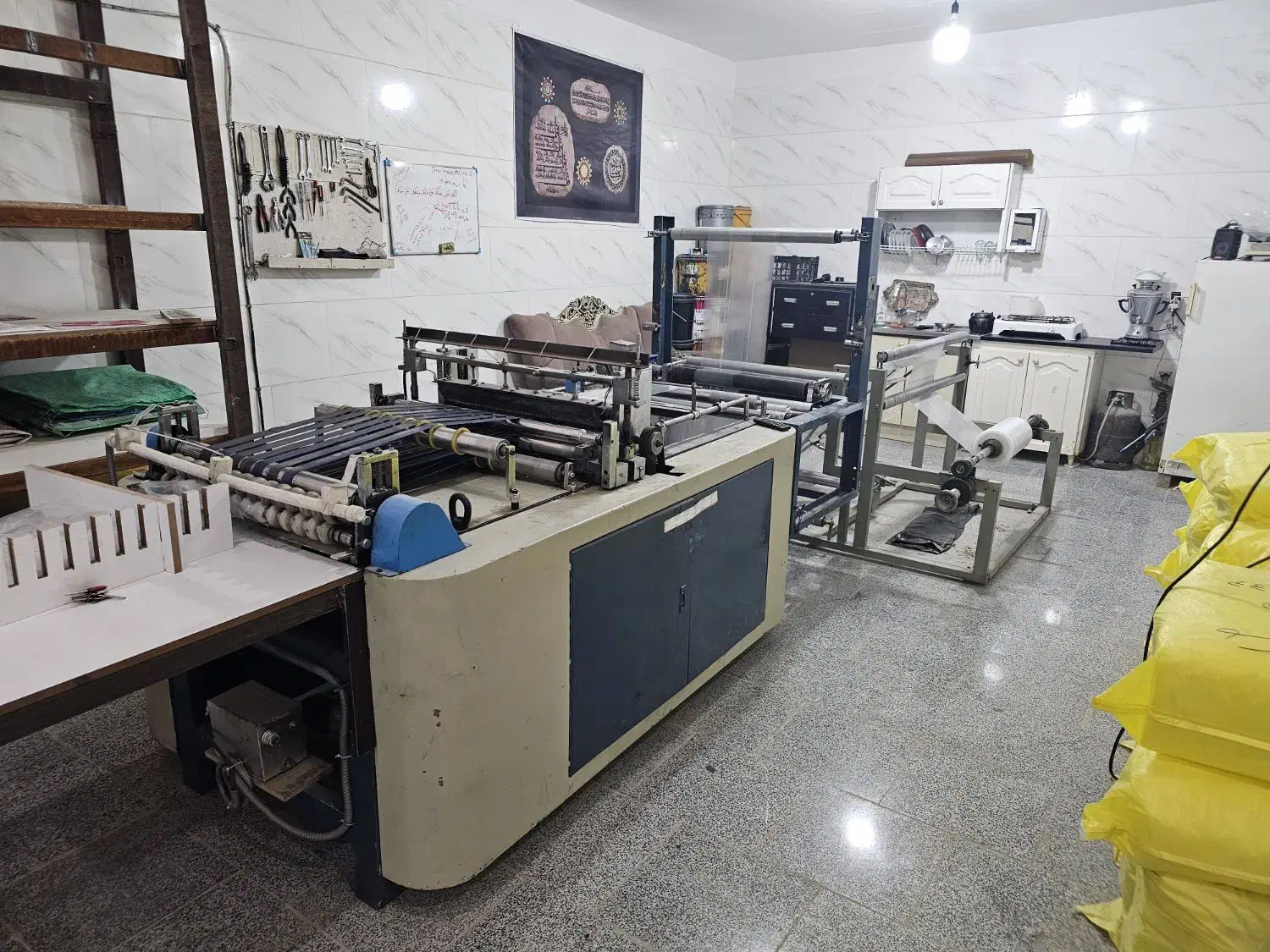 دستگاه بغل دوخت عرض۷۰ چینی(فروش فوری)|ماشین‌آلات صنعتی|تهران, شهرک دریا|دیوار