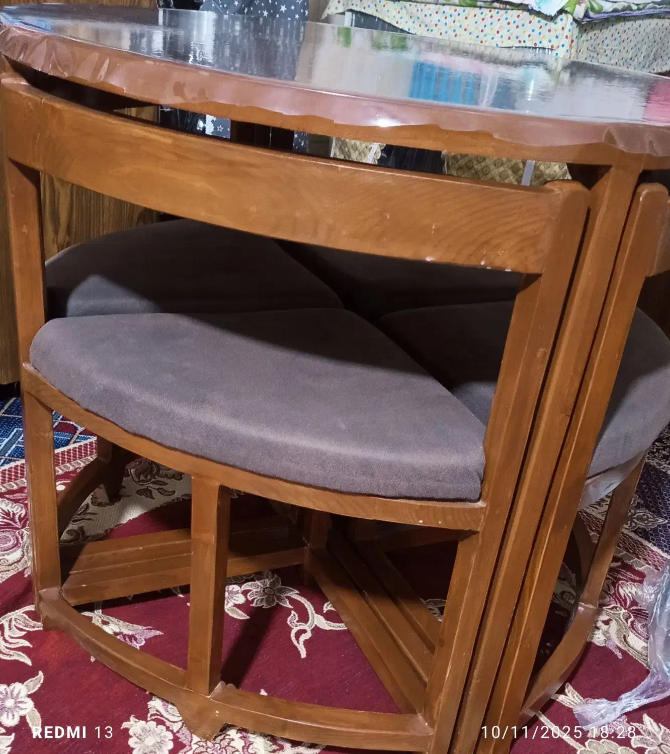 میز غذا خوری ۴نفره گرد سالم|میز و صندلی غذاخوری|قروه, |دیوار