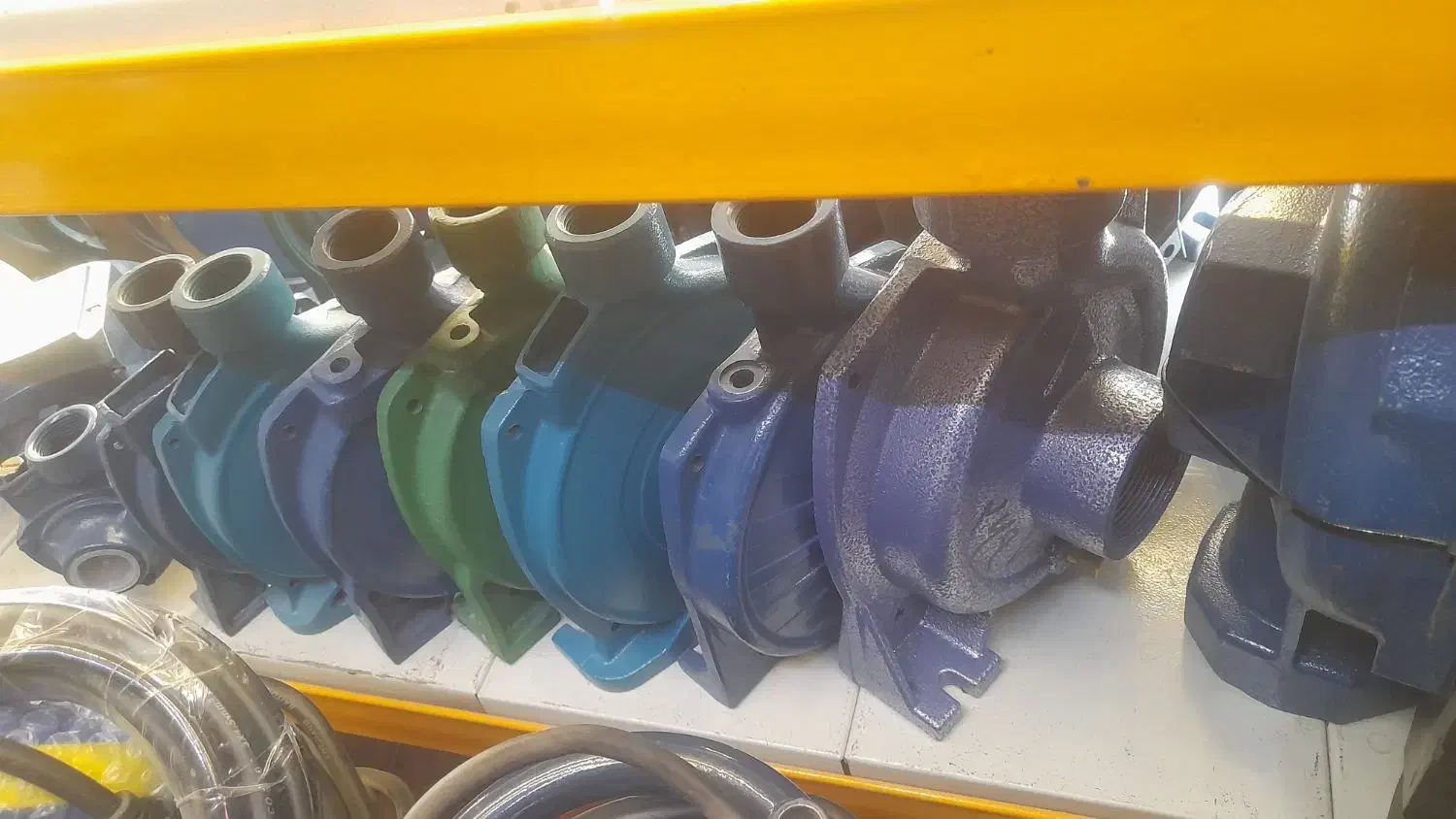 انواع مختلف پمپ های اب اپارتمانی وکفکش ۲۲۰ و۱۱۰|مصالح و تجهیزات ساختمان|مشهد, ایثار|دیوار