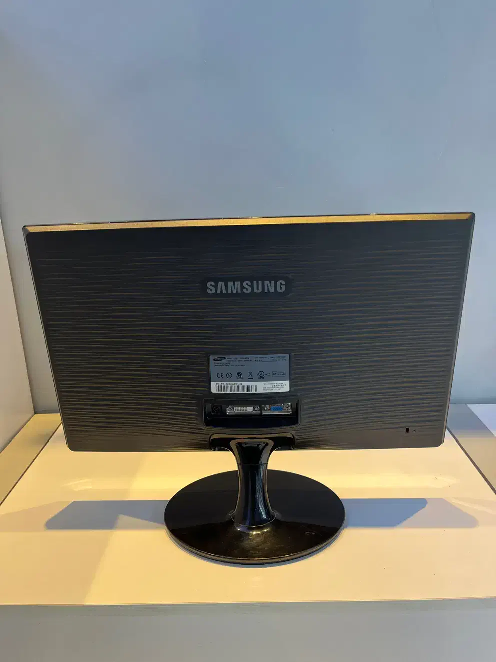 مانیتور 20 اینچ سامسونگ|قطعات و لوازم جانبی رایانه|مشهد, احمدآباد|دیوار