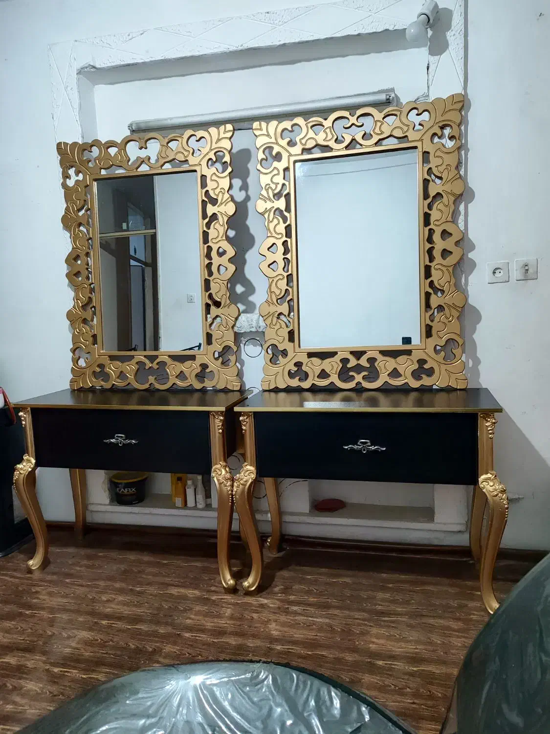 آینه وکنسول آرایشگاه|بوفه، ویترین، کنسول|قزوین, |دیوار