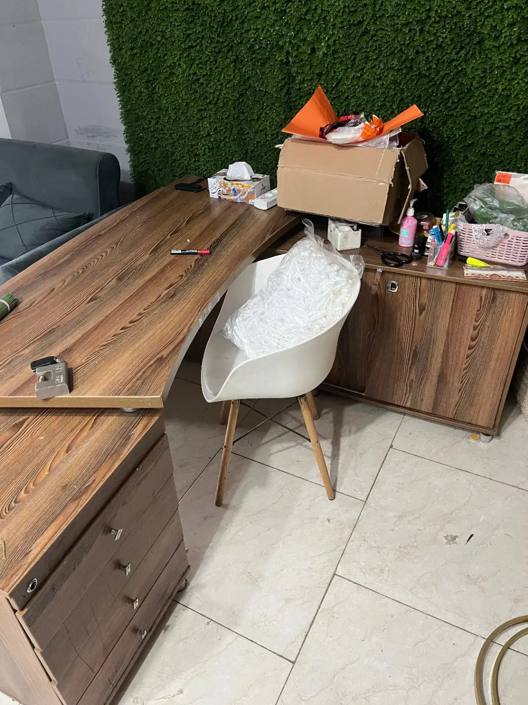 میز ال بزرگ|میز تحریر و کامپیوتر|علی‌آباد کتول, |دیوار