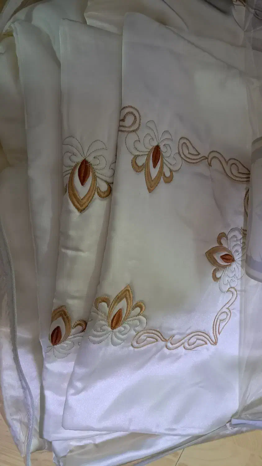 روتختی و رو بالشتی|سرویس روتختی|بندر انزلی, آذربایجان|دیوار