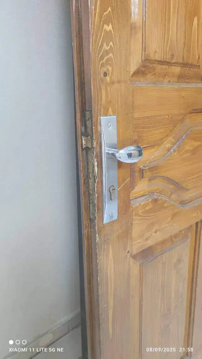 درب ورودی با درب آکاردئونی سالم|مصالح و تجهیزات ساختمان|تهران, سازمان آب|دیوار