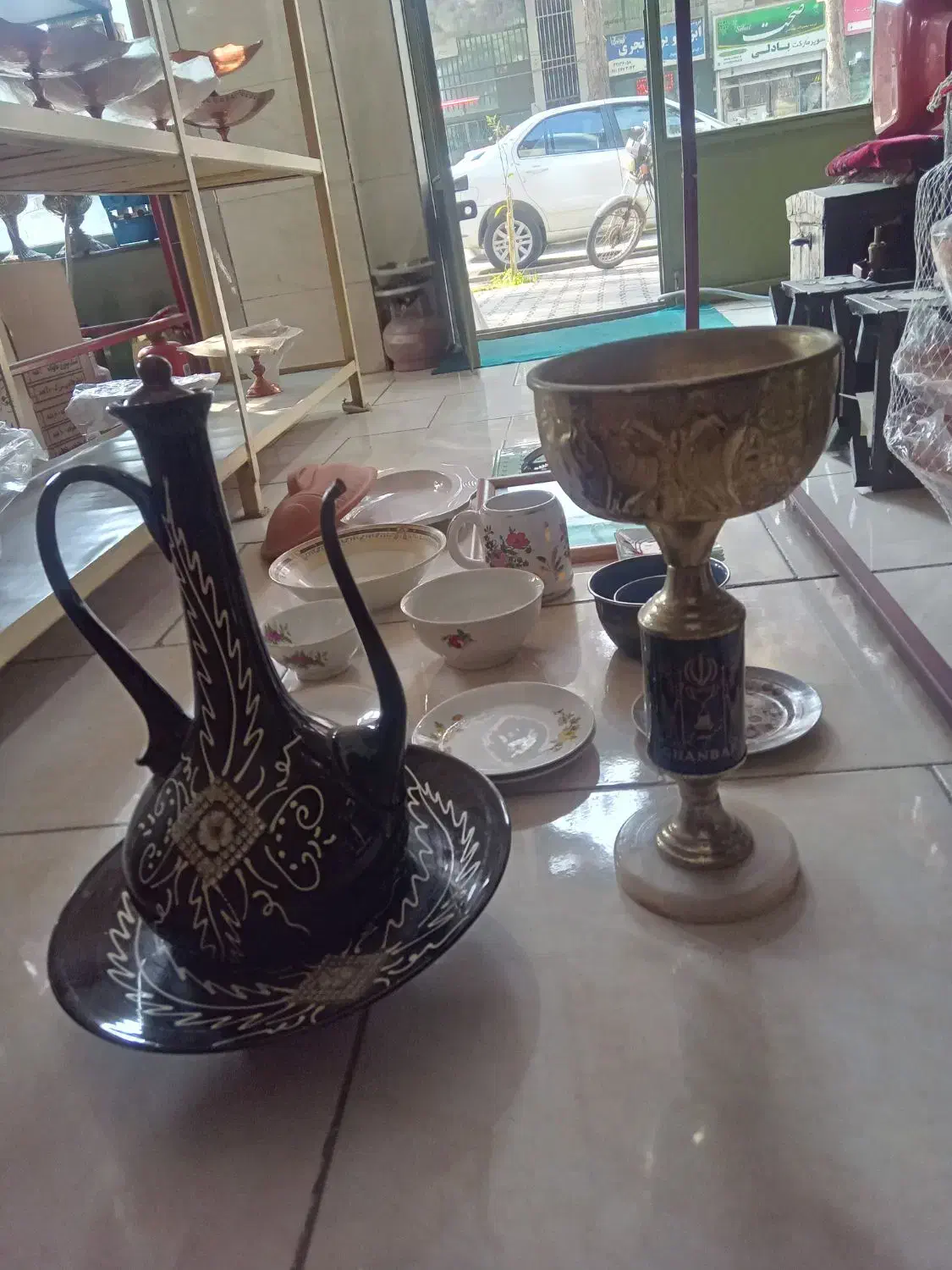 ظروف چینی و شیشه ای بیشترش قدیمی|ظروف سرو و پذیرایی|گرگان, |دیوار