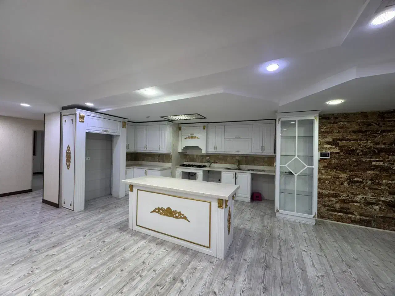 کوهک برج مجلل ۱۵۰ متر ۳ خوابه