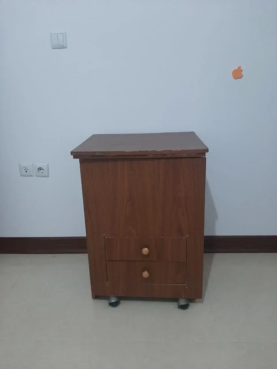 میز‌چرخ‌‌خیاطی‌مخفی|لوازم خیاطی و بافتنی|قم, عمار یاسر|دیوار