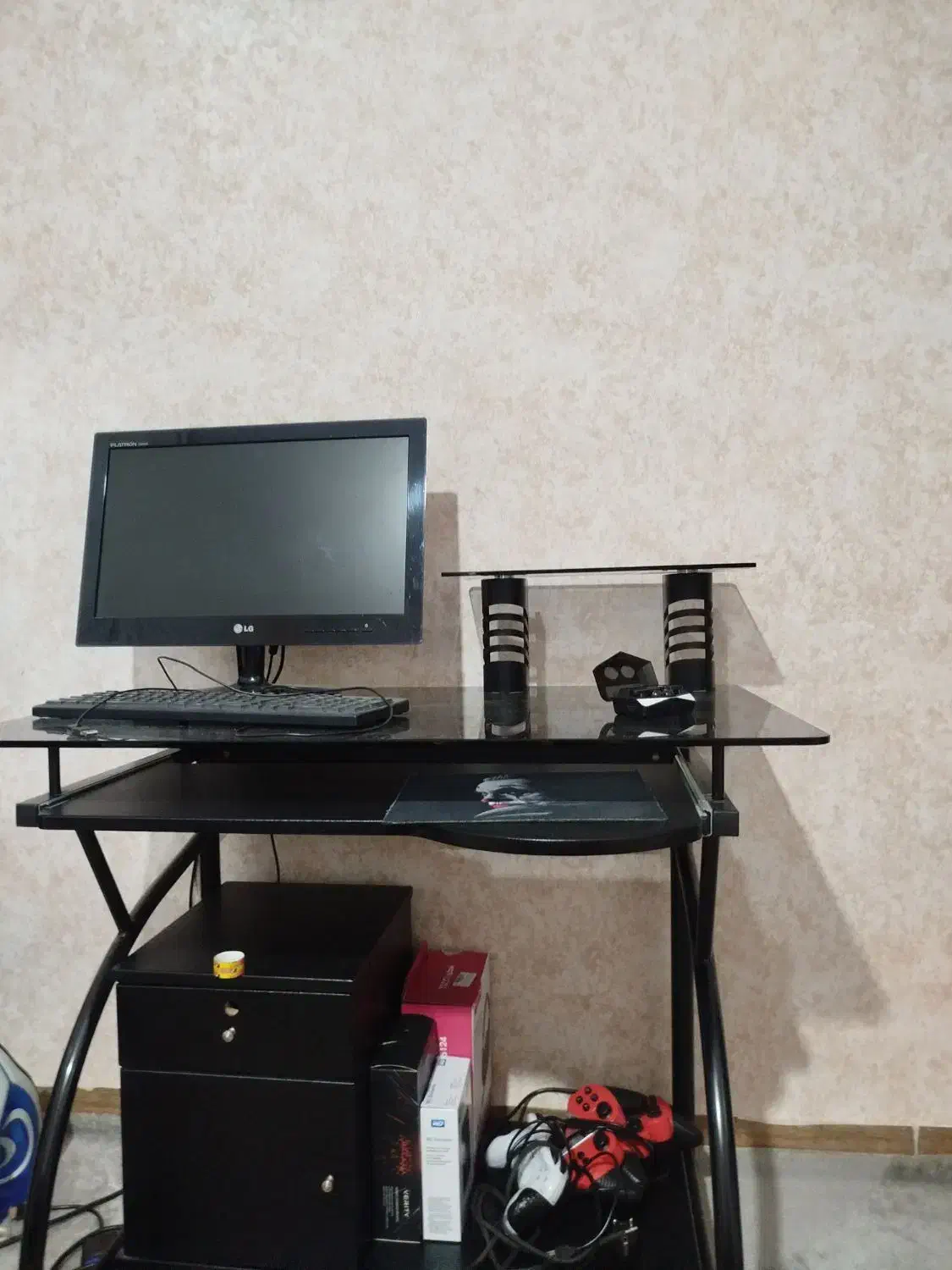 میز کامپیوتر|میز تحریر و کامپیوتر|صحنه, |دیوار