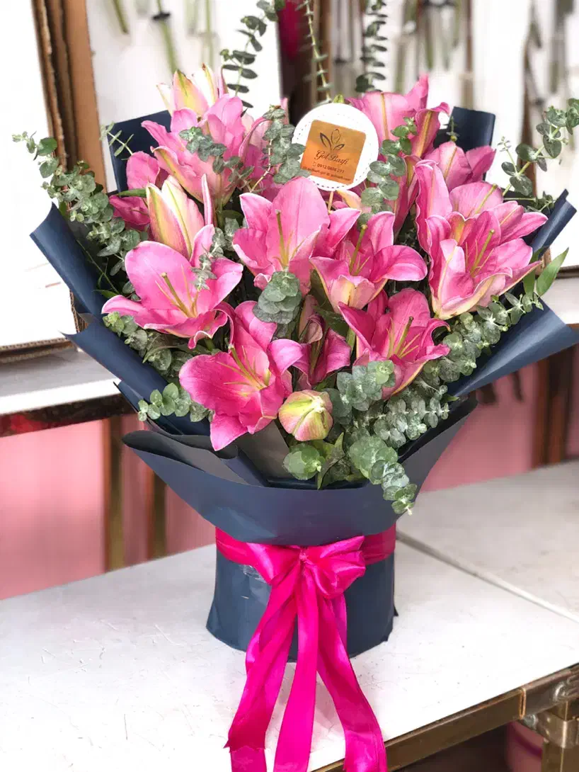 گل کادویی|گل و گیاه طبیعی|تهران, آبشار تهران (دریاچه)|دیوار