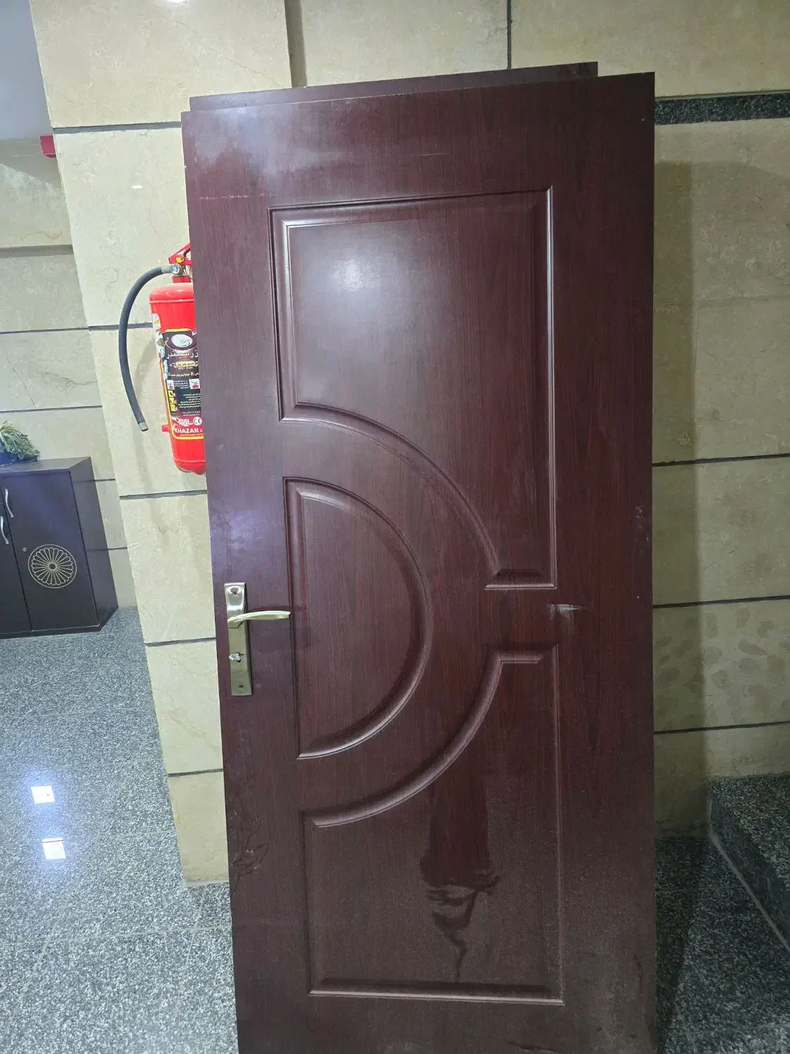درب چوبی اتاقی درجه یک با قفل و دستگیره|مصالح و تجهیزات ساختمان|اهواز, کوی ملی راه|دیوار