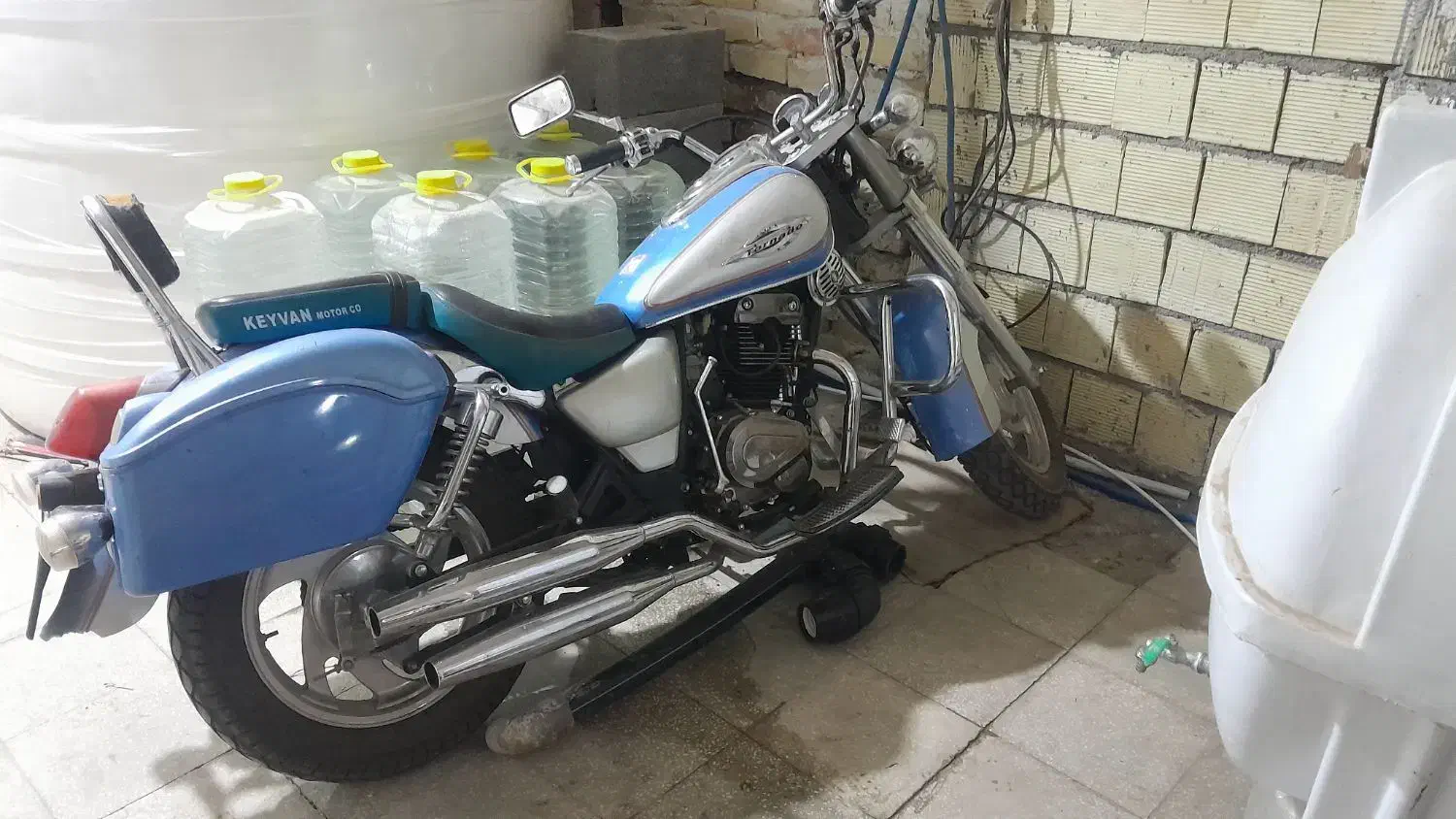 موتور طرح هارلی در حد نو ۱۵ سال خوابیده بود|موتورسیکلت|کاشان, فین کوچک|دیوار